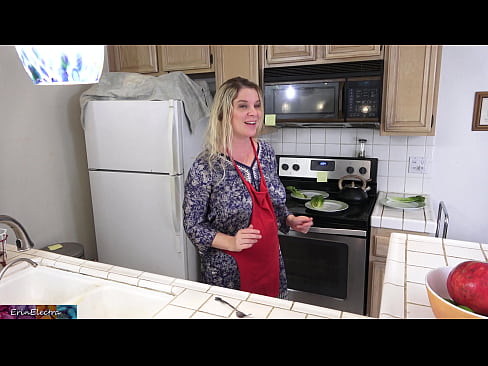 ❤️ Ibu tiri memerah susunya di dapur sebelum tarikhnya ❤️❌ Video persetan pada kami ms.teatroporno.ru ❌